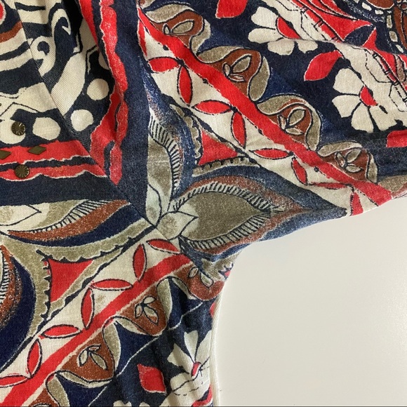 Intricate red and navy print cream top. - Picture 7 of 7